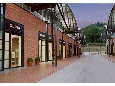 luxury outlet mall florence italy